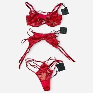 Honey Birdette NWT Amy full lingerie set XS 34D red lace